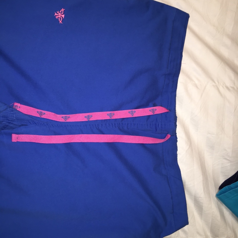 Scrub set